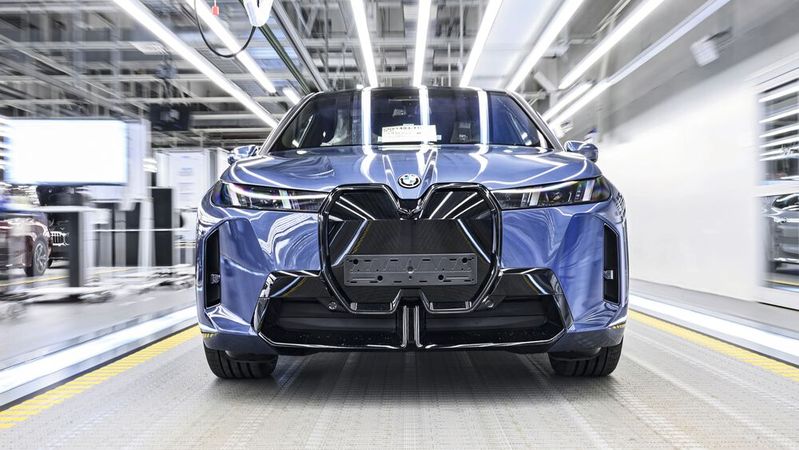 Rollt Ende des Jahres auf den Straßen: der neue BMW iX3, das erste Modell der "Neuen Klasse".(Bild:  UWE FISCHER)