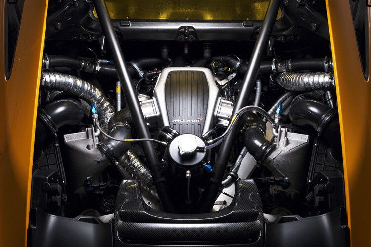 Höllen-Maschine: Befeuert wird der McLaren MP4-12C von einem 630 PS starken 3,8-Liter-V8-Turbo. Damit sprintet der flotte Brite in nur 3,1 Sekunden von 0 auf Tempo 100. Schluss ist erst bei 330 km/h. (Foto: McLaren)