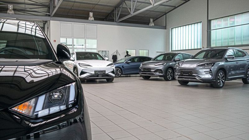 Das chinesische Fabrikat BYD ergänzt seit diesem Jahr das Markenportfolio von Ramsperger Automobile.(Bild:  Ramsperger Automobile)