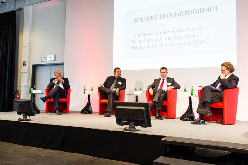 Die Podiumsdiskussion war hochkarätig besetzt. (Foto: Mach AG)