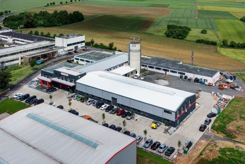 Spatenstich beim Spindeldoctor zum Erweiterungsbau Bild 3 / 9