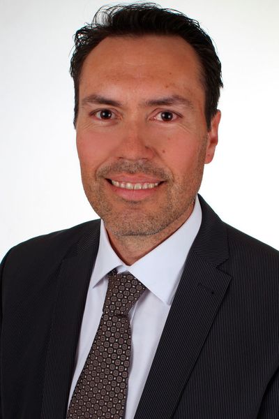 Walter Bläs ist seit dem 1. April 2019 Director Research & Development bei Musashi Europe mit Sitz in Grolsheim bei Mainz. Diese Position ist im Unternehmen neu geschaffen worden. 

Seine berufliche Tätigkeit begann Walter Bläs 1997 bei einer Tochtergesellschaft der damaligen Sinterstahl Füssen, der Sintermex im mexikanischem Querétaro, von wo aus er 1998 zur Muttergesellschaft nach Deutschland wechselte. Davor war er bei PMG Füssen tätig, wo er seit 1998 verschiedene leitende Positionen inne gehabt hatte, zuletzt 10 Jahre als Leiter Engineering. (Musashi Europe)