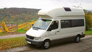 Noch kein Old-, aber ein rüstiger Youngtimer: Im Frühjahr 1995 ging der erste James Cook auf Mercedes-Sprinter-Basis an den Start. (Bild: SPX/Michael Lennartz )