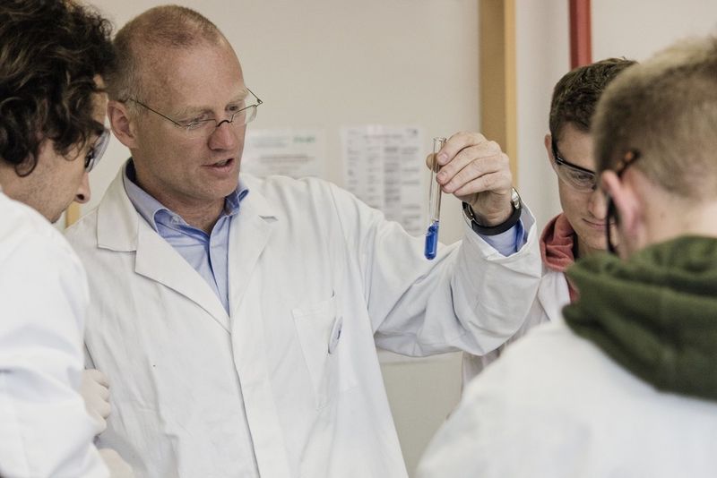 Andreas Fath ist seit 2011 Professor und unterrichtet am Campus Schwenningen an der Fakultät Medical and Life Sciences. (Bild: Hochschule Furtwangen, Projekt Rheines Wasser)