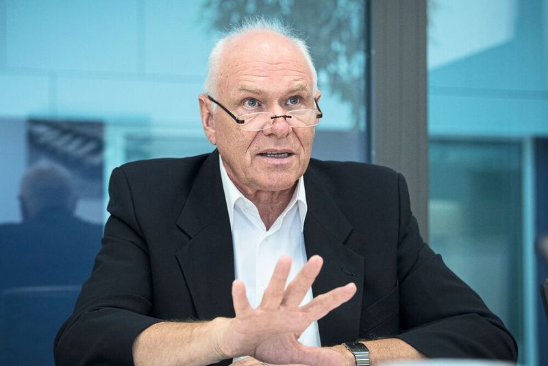 «Wir haben kürzlich eine Studie mit der Fachhochschule Nordwestschweiz (FNHW) durchgeführt, die klar aufzeigt,  dass Firmen, die Partnerschaften eingehen, eine deutlich höhere Innovationskultur aufweisen als Firmen, die autark agieren.»  Hans Hess, Präsident Swissmem (Thomas Entzeroth)