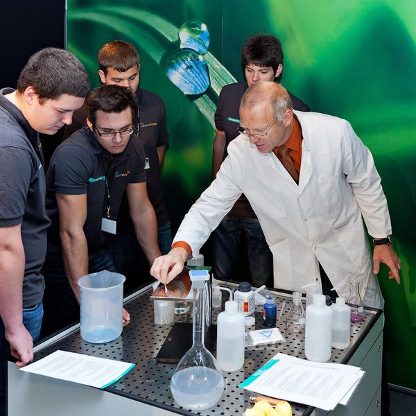 Andreas Fath studierte in heidelberg Chemie und promovierte anschließend zum Thema Synthese und der Charakterisierung von neuen metallionenselektiven makrozyklischen Liganden und deren Komplexe. (Bild: Hochschule Furtwangen, Projekt Rheines Wasser)