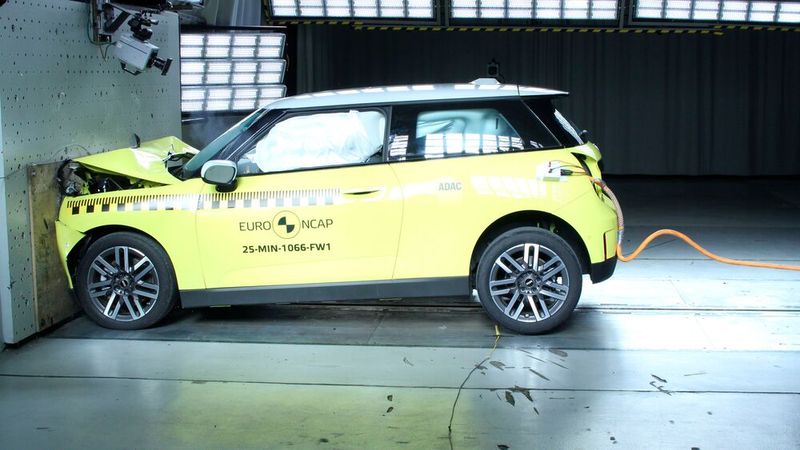 Bei den Stadtwagen und Minis holte der Mini Cooper E den Klassensieg. (Bild: Euro NCAP)
