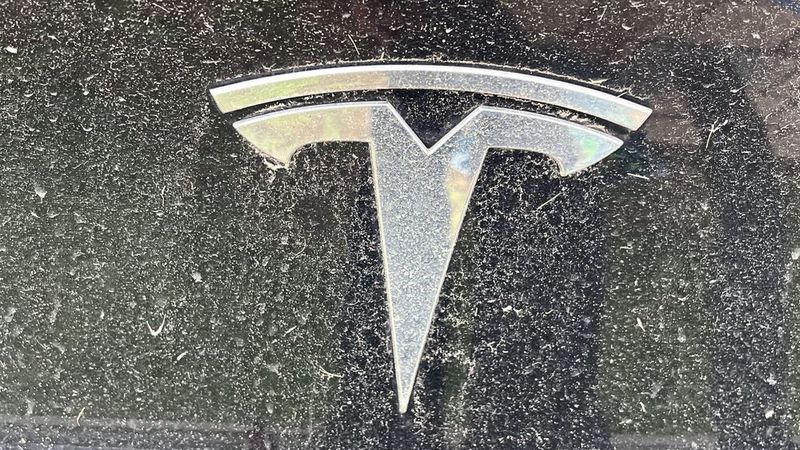 Die Glanzzeiten von Tesla sind erst einmal vorbei. In vielen Bereich stockt die Entwicklung, das Ansehen schwindet.(Bild:  Grimm – VCG)