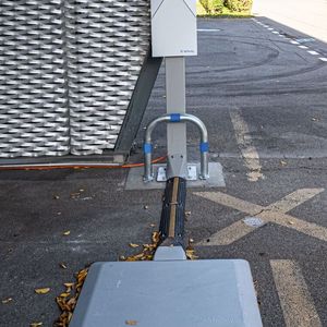 Die induktive Ladestation im Empa-Mobilitätsdemonstrator «move» erreicht einen Wirkungsgrad von rund 90 Prozent – vergleichbar mit dem Laden über Kabel.(Bild:  Empa)