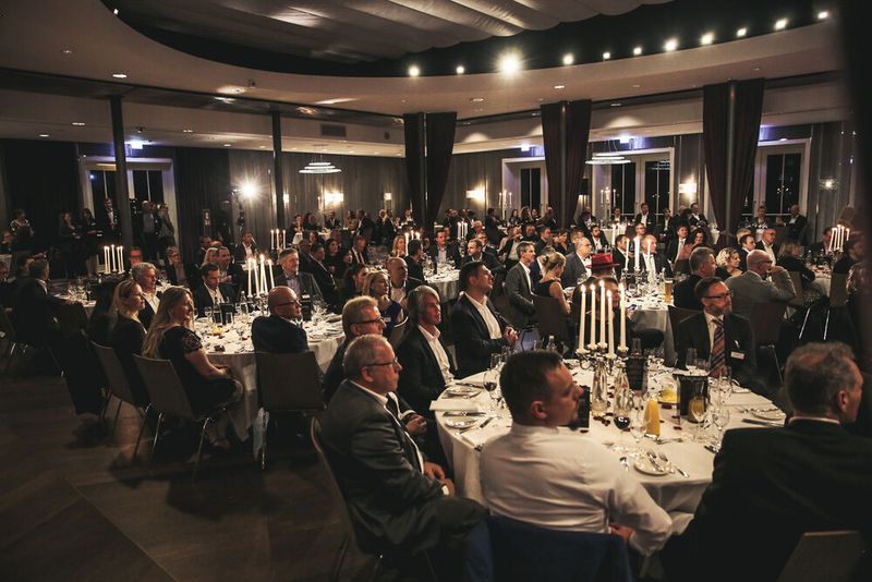 Darüber hinaus informiert Werner Nieberle die versammelten Gäste über den Start des Portals Blockchain-Insider.de (Bild: artful rooms / VIT)