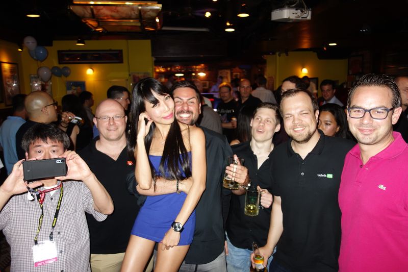 Ob Anita Rosaleh dem Timo Kusian, Markement, nächstes Mal Hausverbot im Brass Monkey erteilen wird!? (Vogel IT-Medien GmbH)