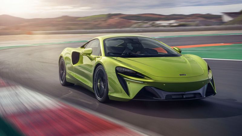 McLaren nimmt ein neues Hypercar ins Programm. (McLaren)