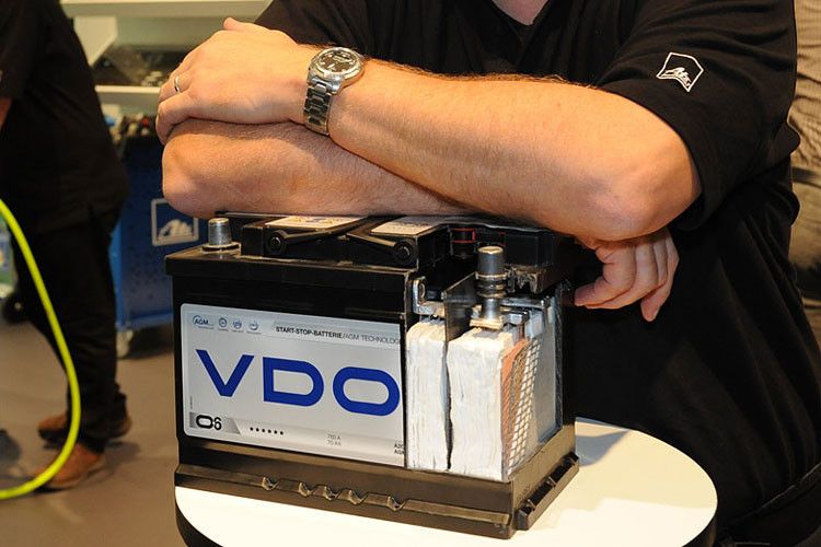 Die VDO-Batterien sollen helfen, die Energie durch Rekuperation zuverlässig zu speichern. (Foto: Mack)