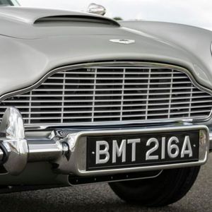 ... vorne und hinten (Dreifachschilder).(Bild:  Max Earey)