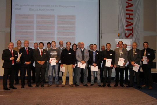 Am Ende der Veranstaltung wurden zahlreiche Händler geehrt: Für den Bronze-Status im Auditierungsprogramm DSM ... (Archiv: Vogel Business Media)