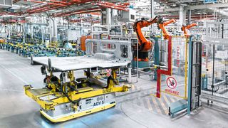 Die Expertenempfehlung VDI-EE 4020 führt anwendungsorientiert in das Thema funktionale Sicherheit ein. (Bild: KUKA Group)