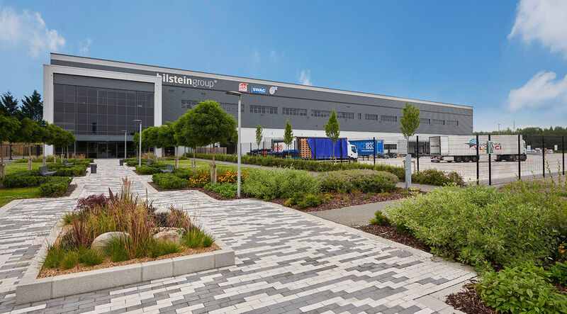 Das 19.000 m² große Logistikzentrum der Bilstein Group in Markham Vale (UK). (Witron)