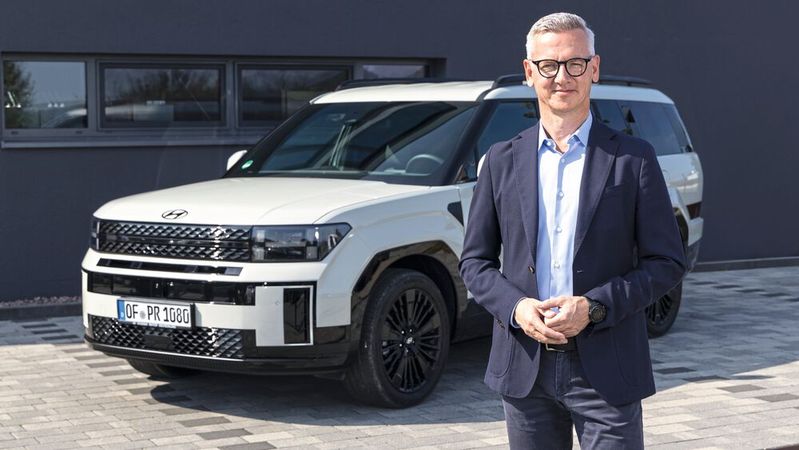 Ulrich Mechau steht seit Februar als President und CEO an der Spitze von Hyundai Motor Deutschland.(Bild:  Hyundai)