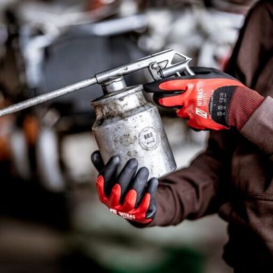 Nur zweckgebunden überstülpen! Schutzhandschuhe gibt es diverse Arten, die für den jeweiligen Einsatzzweck optimiert sind. Was man darüber wissen sollte, verrät dieser Beitrag der VTH Verband Technischer Handel e. V. ... (Bild: Nitras Safety)