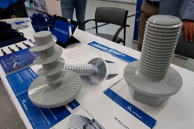 ...Sie sind eine Alternative zur klebenden und klemmenden Verbindung. Die speziellen Unterkopfgeometrien ermöglichen ein mehrfaches Anziehen. (Bild: D.Quitter - VCG)