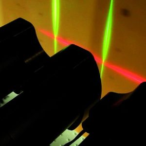 Terahertz-Messtechnik – innovative Prüfmethode für moderne Hightech-Materialien 
Mit der Terahertz-Technik steht nun eine industrietaugliche Prüfmethode zur Untersuchung moderner Hightech-Materialien und Leichtbaustrukturen auf innere und äußere Qualitätsabweichungen zur Verfügung. Damit ist es möglich, berührungslos und zerstörungsfrei beispielsweise die Materialdicke mehrschichtiger Verbundwerkstoffe zu messen oder auch Strukturen und Defekte in Volumenmaterialien zu analysieren. 
Mit mehreren Dutzend Messungen pro Sekunde sind die Systeme inzwischen so schnell, dass sie zur Inline-Prüfung direkt in der Produktionslinie eingesetzt werden können. Am Fraunhofer Vision-Stand bei der Control wird die Inline-Fähigkeit der Terahertz-Technik am Beispiel der Schichtdickenmessung von dünner Kunststofffolie demonstriert. Die Live-Messung erfolgt an mehrlagigen Kunststofffolien unterschiedlicher Dicke. 
Aussteller: Fraunhofer IPM, Kaiserslautern (Fraunhofer IPM)