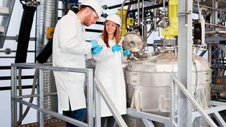 Kunststoffrecycling: Prozessüberwachung im Technikum in Freising (Bild: Fraunhofer IVV)