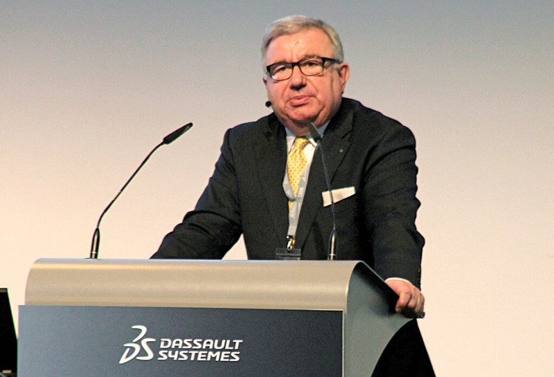 Die Produktion in Deutschland ist stark, doch der Wettbewerb ebenso. Prof. Dr.-Ing. Dieter Spath: „Wir müssen deshalb lernen, das, war wir haben, zu optimineren.“ (Bild: Michel)