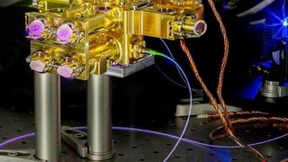 Die Quantenquelle des Fraunhofer IOF soll auch nach extremen Belastungen noch voll einsatzfähig sein. (Fraunhofer IOF)