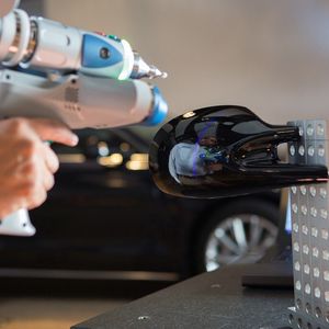Vorteil berührungsloses Messen: Mit dem Laserstrahl lassen sich auch komplizierte Bauteile und Oberflächen in hoher Detailauflösungen erfassen.