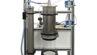 Mit dem IGF-Gegenstrom-Fallrohr lassen sich Stäube standardisiert prüfen. (Bild: BG-RCI)