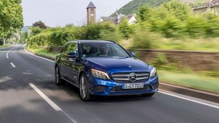 Laut dem Kraftfahrt-Bundesamt sind von dem Rückruf weltweit exakt 264.393 C-Klasse- und GLC-Fahrzeuge der Baujahre 2016 bis 2020 betroffen. (Bild: © Daimler AG)