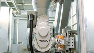 Mit dem richtigen Roboter lässt sich auch die Teilereinigung automatisieren. (Stäubli)