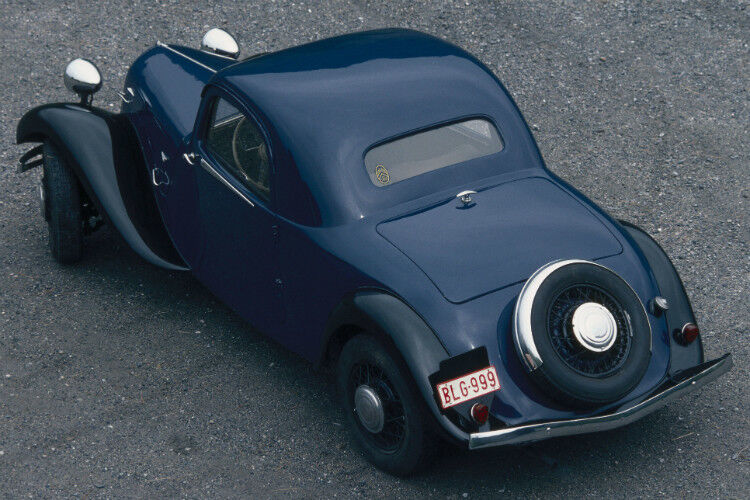 Den Traction Avant 11B produzierte Citroën mit einem Reihen-Vierzylinder-Motor. (Foto: Citroën)