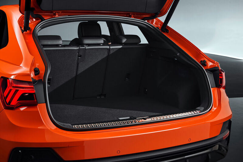 In der Standard-Konfiguration gehen in den Kofferraum die gleichen 530 Liter wie in alle anderen Q3. (Audi)