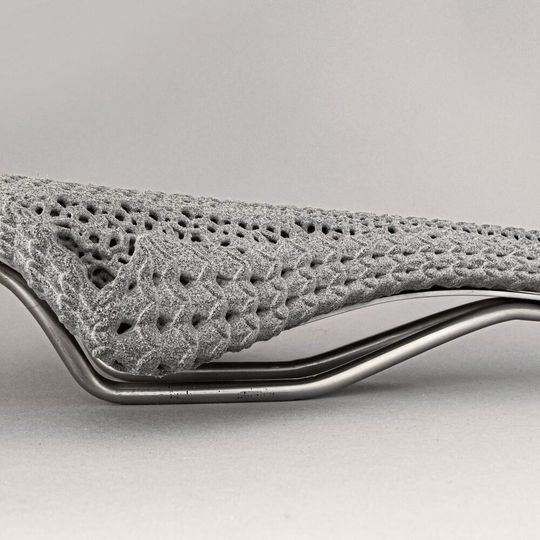 Vom 15. bis 18. November öffnet die Formnext wieder ihre Tore. Wir stellen einige Neuheiten vor, die dort präsentiert werden. (Bild:  Voxeljet)