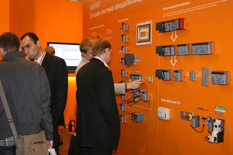 Automatisierungssysteme auf der Industrial Trade Fair Moscow. (Deutsceh Messe)