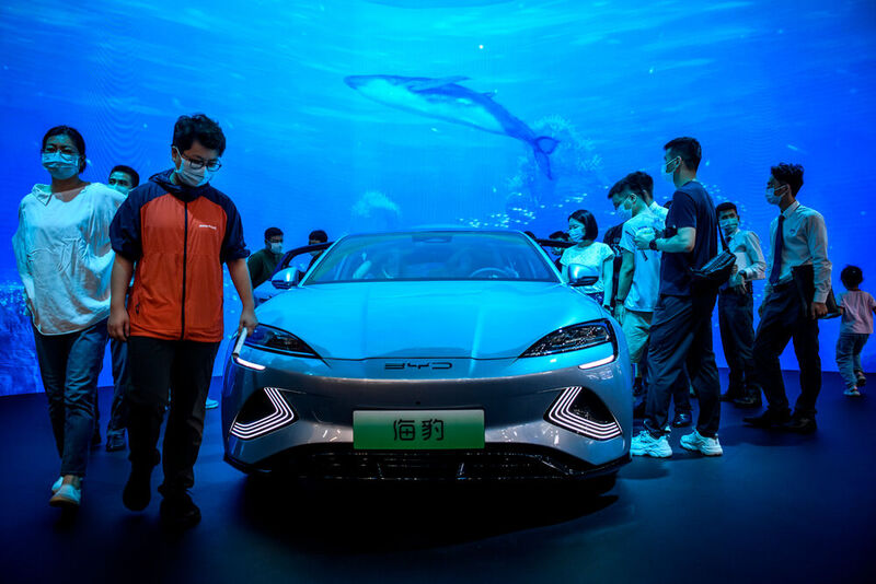 BYD zeigte auf der Shenzhen Auto mit dem Modell Seal ein E-Auto mit einer Reichweite von bis zu 700 Kilometern.