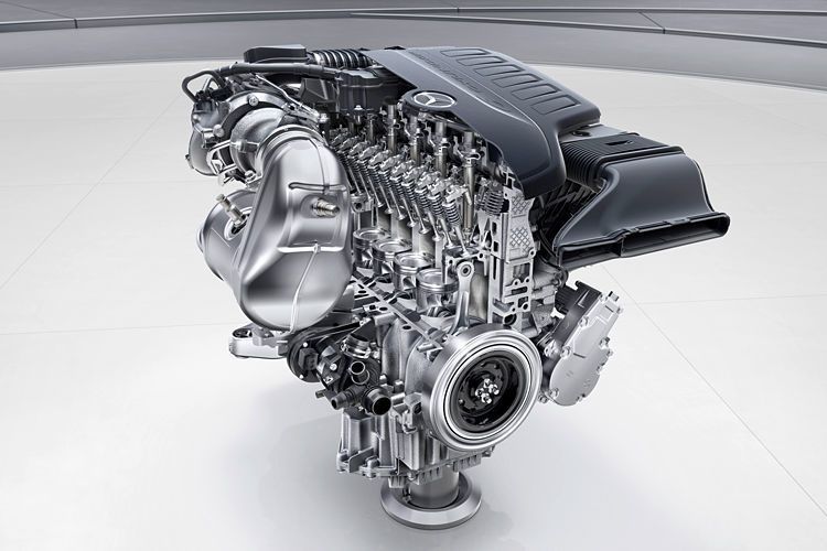 Innovation inside: die neue Motorengeneration von Mercedes-Benz wartet mit zahlreichen elektrifizierten Funktionen und besserer Effizienz auf. (Daimler)