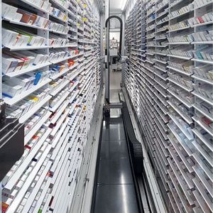 Eine Lagereinheit bietet Platz für ca. 30.000 Arzneimittelpackungen. Die Anzahl und Größe der Lagereinheiten ist vom Kunden frei wählbar. 