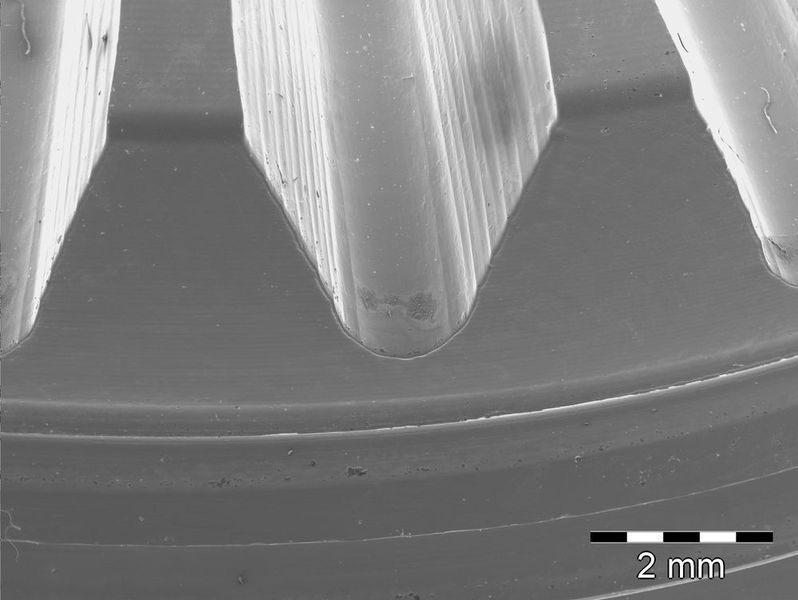 … Durch das thermische Entgraten werden sie gründlich und vollständig beseitigt, ohne dass das Werkstück angegriffen wird. (Bild: ATL)