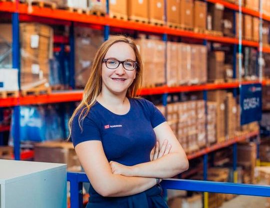 Schenker-Chance! DB Schenker setzt in den USA jetzt auf die duale Ausbildung, um die besten Fachkräfte für die Logistik zu gewinnen. Was das Unternehmen genau vorhat, soll dieser Beitrag vermitteln.(Bild:  DB Schenker)