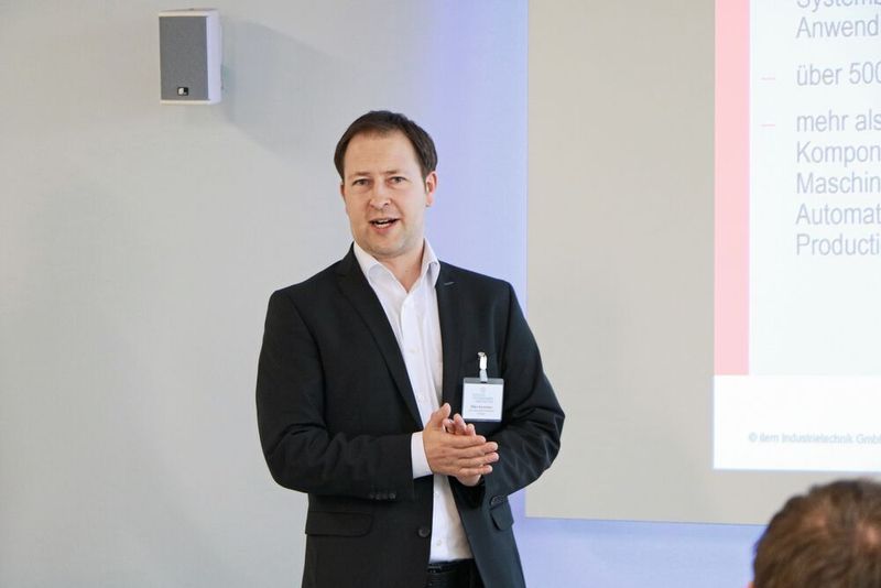 Mike Kintscher (im Bild) von Item stellte gemeinsam mit seinem Kollegen Torben Hohgräve eine Studie vor, die die Anforderungen des Konstrukteurs der Zukunft aufzeigt.  (U. Drescher/konstruktionspraxis)