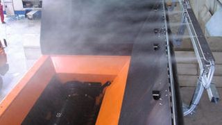 Wo kein Feuchtigkeitseintrag direkt in das Material möglich ist, bietet sich die Erzeugung einer horizontale Nebelwand an. (Bild: Nebolex/Terz)