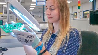 Gutes Raumklima fördert Schnelligkeit und Genauigkeit der Mitarbeiter. (Condair Systems)