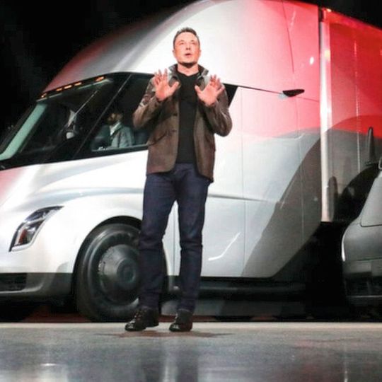 Elon Musk widersetzt sich erneut den Behörden.(Bild:  Tesla)