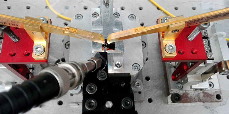 Experimenteller Aufbau zur Charakterisierung eines Prototyps des neuen Lichtdetektors. (ETH Zürich)