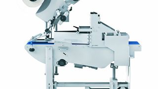 Das Vereinzelungssystem MBS 020 von Multivac kann jetzt auch mit dem Inline-Etikettierer IL 111 ausgestattet werden. (Bild: Multivac)