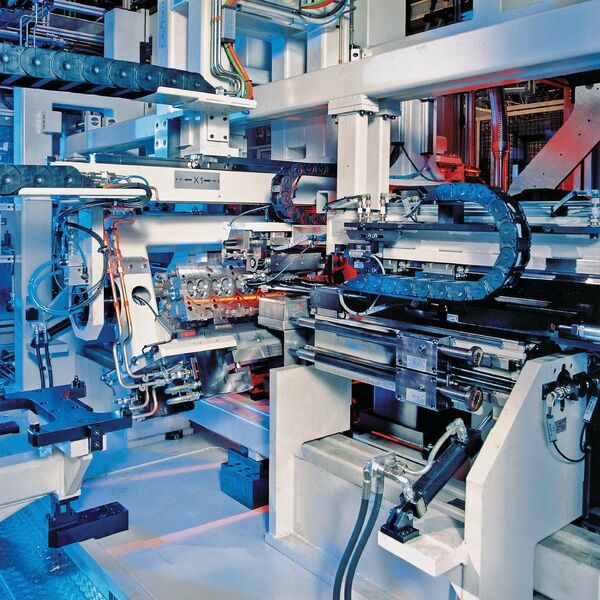 Les machines deviennent de plus en plus complexes avec des composants électriques, mécaniques, hydrauliques et pneumatiques. (Siemens AG)