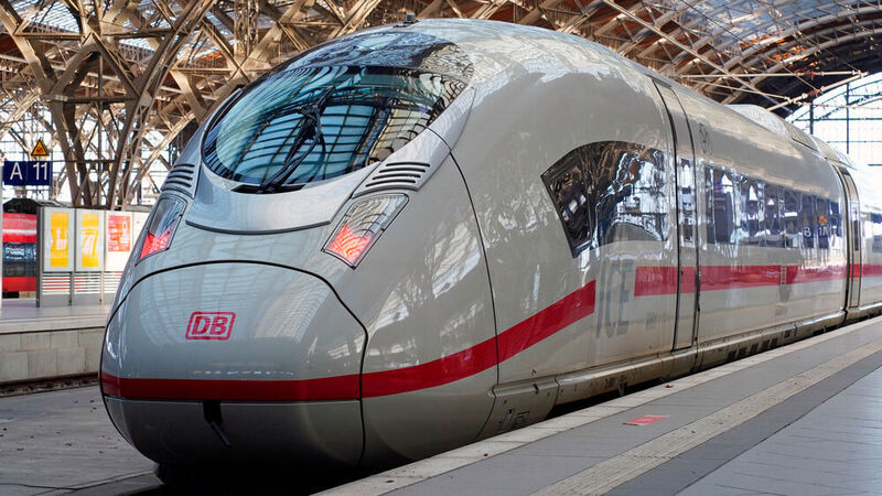 Äußerlich unterscheidet sich der ICE 3 Neo nur unwesentlich von der bestehenden ICE-Flotte. (Deutsche Bahn)