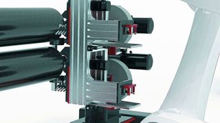 Roth Composite Machinery präsentiert auf der JEC World 2019 seine neue, robotergestützte Filamentwickelanlage, mit der das Unternehmen sein Produktprogramm zur Compositeteileherstellung vervollständigt. Damit habe Roth nun für alle Kundenanforderungen das passende Faserwickelsystem im Angebotsspektrum. Halle 5 am Stand D39. (Roth Composite)